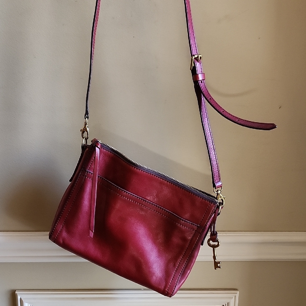 Elegant Burgundy Leather Crossbody Bag